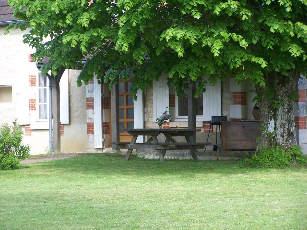 Gite En Forterre Druyes-les-Belles-Fontaines Eksteriør billede