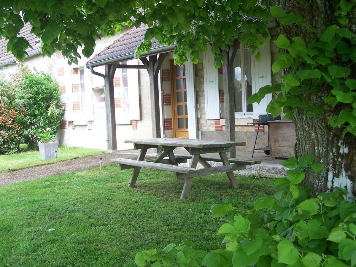 Gite En Forterre Druyes-les-Belles-Fontaines Eksteriør billede